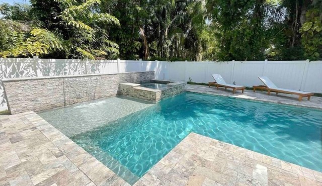 Gorgeous Home w/Huge Salt-Water POOL & SPA
