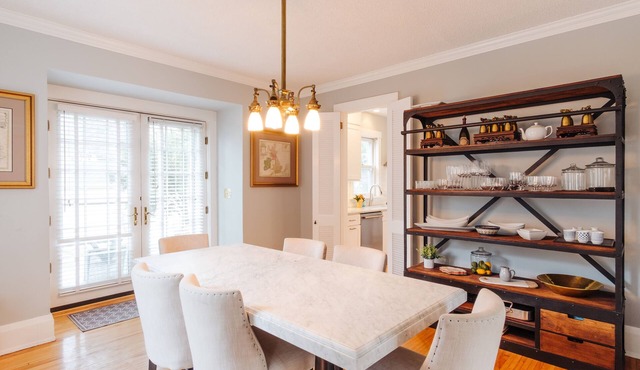 Gorgeous Home - Walk to Lake, Restaurants, Shops, Trails!