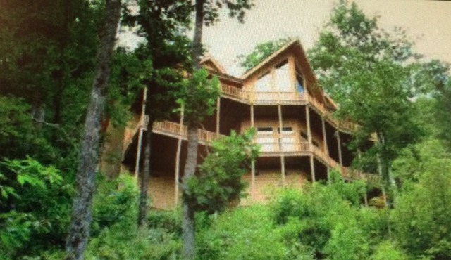 GORGEOUS HOME with FABULOUS MOUNTAIN VIEWS !!!!!