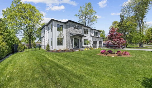 Gorgeous Home with pool, jacuzzi, sauna and cold plunge perfect for Worldcup