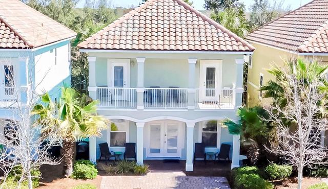 Gorgeous Home with Shared Pool & Hot Tub, High-Speed WiFi, W/D, and Central AC