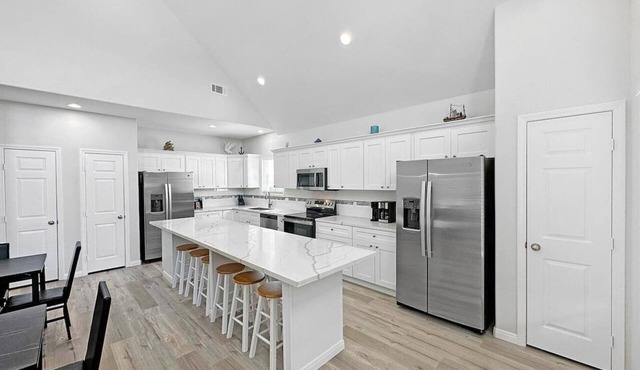 Gorgeous house. Sleeps 24.