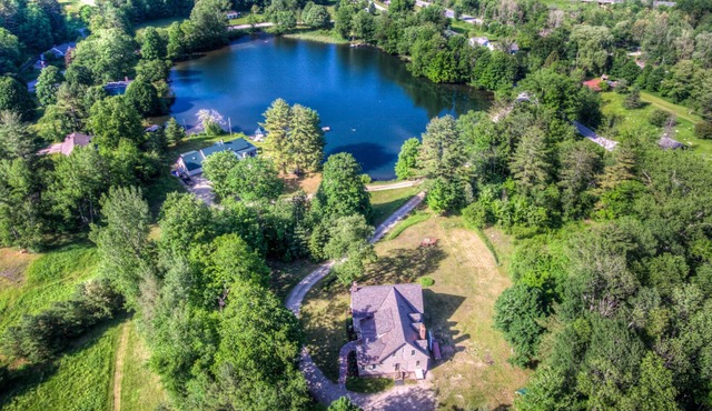 Gorgeous house- near Manchester VT, shopping, hiking, arts, golf, skiingn