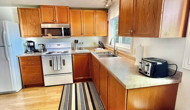 Gorgeous Island View Cottage near Perth Ontario