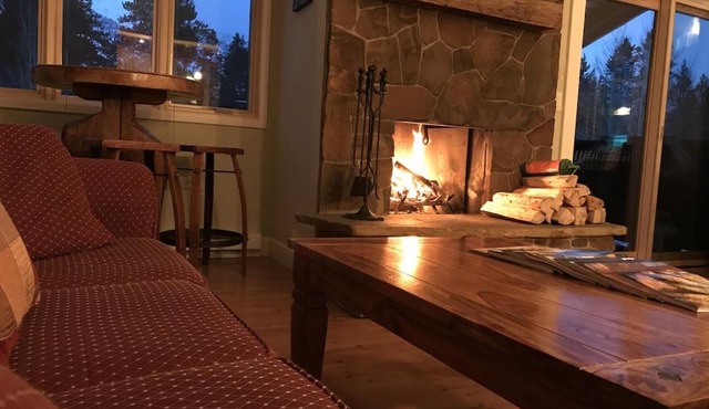 Gorgeous Jackson Hole Condo in Top location with Great Views and Private Deck with Barbeque!