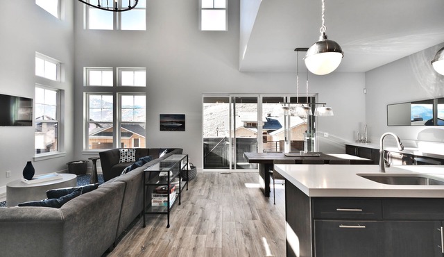 Gorgeous Jordanelle Lake Property - 4BD/3.5BA