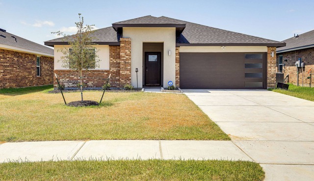 Gorgeous Katy Home w/ Pool Access!