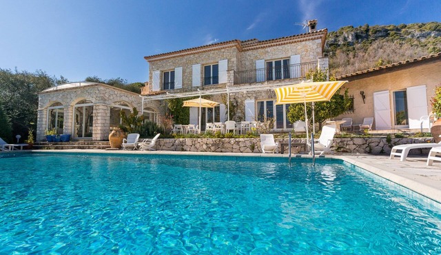 Gorgeous Large stone villa, sea views