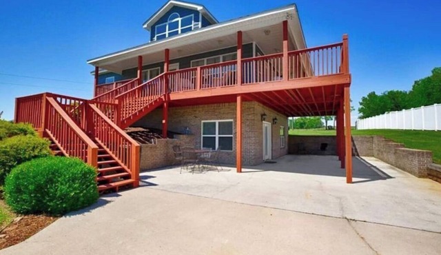 Gorgeous Lake Home at Wheeler Reservoir Athens AL