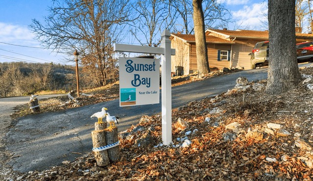 Gorgeous Lake House with Game Room featuring Breath-taking Views of Norfolk Lake