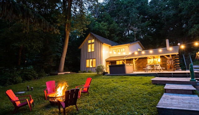 Gorgeous Lake House on Little Green Lake