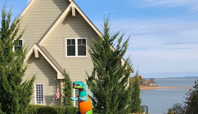 Gorgeous lake house with sandy beachfront. Welcome to Lost World Landing