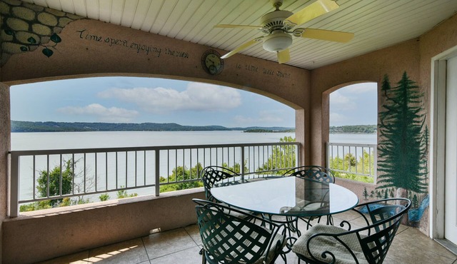 Gorgeous Lake View 3BR Condo~Near Marina~Pool~FREE TICKETS INCLUDED! (700EP)