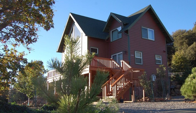 Gorgeous Lake View, next to meadow, WiFi, Game Room, wildlife