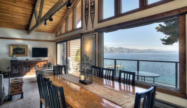 Gorgeous Lakefront Condo! (LT27)