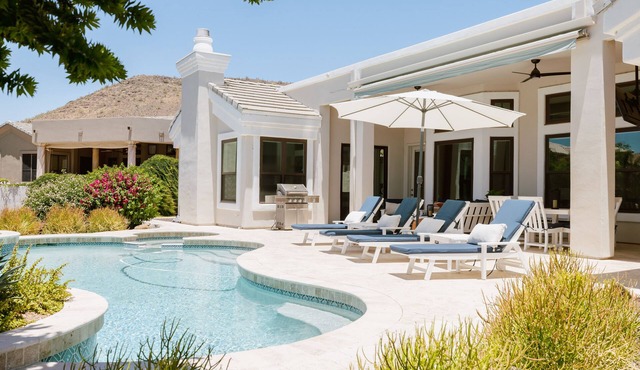 Gorgeous Lakefront Home with Infinity Pool & Hot Tub, Sleeps Up to 12