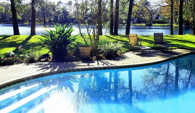 Gorgeous Lakefront Paradise with Private Pool