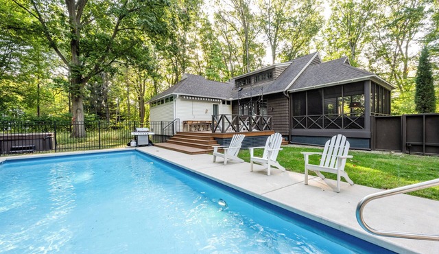 Gorgeous Lakeside Home With Pool, Hot Tub, And More!