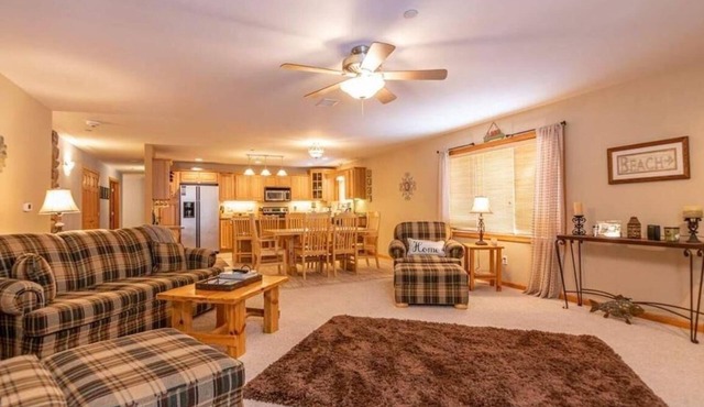 Gorgeous Lakeview Balcony with 4 Bedrooms, best location at the resort!