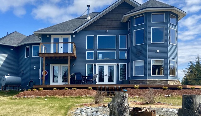 Gorgeous large 2-bdrm w'mtn views, lg yard, fire pit in delightful Anchor Point