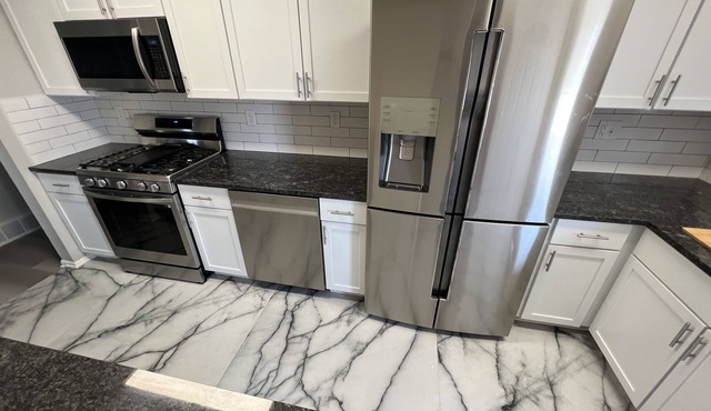 Gorgeous LARGE 5 BR HOME 10 Beds for Your Large Family or Group