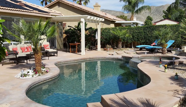 Gorgeous, light, airy, spacious 2 bedrooms, 2 bath home with Pool/SPA