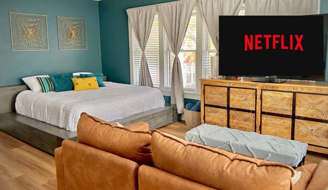 Gorgeous loft, downtownSherman,washer/dryer, WiFi