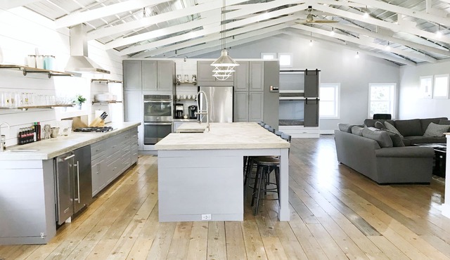 Gorgeous Loft in Culver- Close to Culver Academies & Lake Maxinkuckee