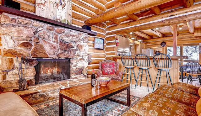 Gorgeous Log Cabin in Alta with Outdoor Hot Tub and Wood Burning Fireplace