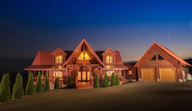 Gorgeous Log Cabin - Mt. Airy - Blue Ridge Mountain Views - Retreats & Reunions