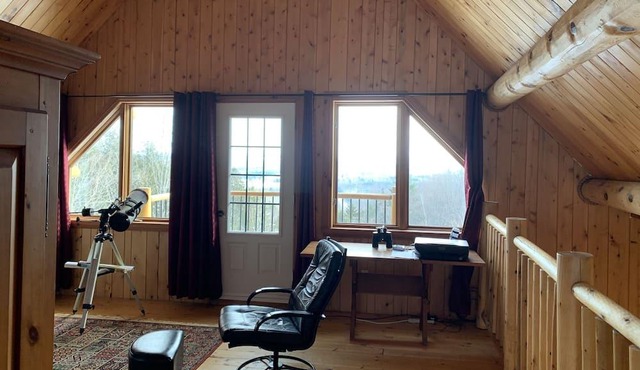 Gorgeous Log Home Available for Monthly Rental