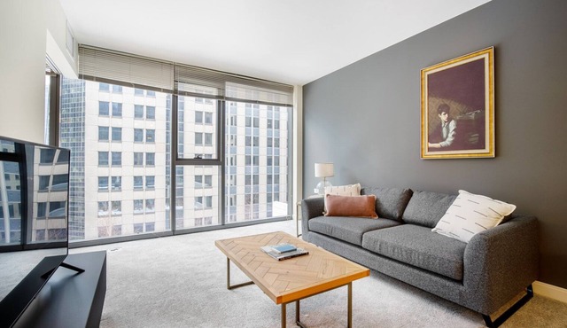 Gorgeous Loop 1BR w/Gym, Pool, nr. Financial District, by Blueground