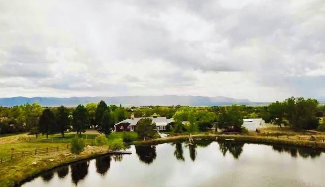 Gorgeous LUXE Lodge 80 Acres cattle Ranch pond Views Close Nat Parks Ski McPhee