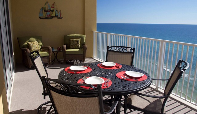 Gorgeous Luxury 2BR Beachfront Condo, Cable/Netflix Wifi, Beach Service included