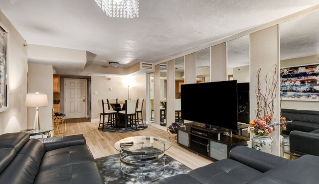 Gorgeous, Luxurious Penthouse Next to Bellagio on the Strip! Call 702-987-6904.