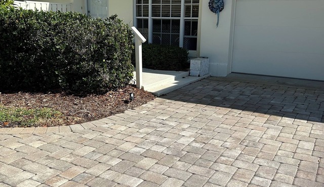 Gorgeous luxury cottage/condo with cozy vibes close to beach