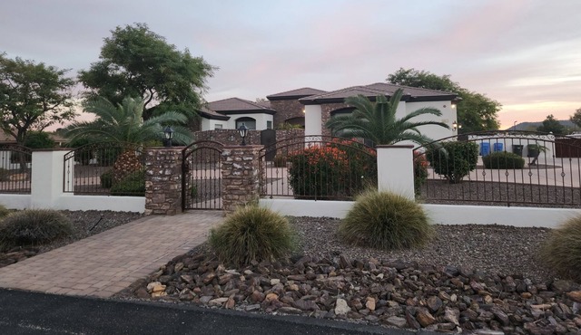 GORGEOUS LUXURY HOME, 20 MIN FROM STATE FARM STADIUM, Golf, and Spring Training