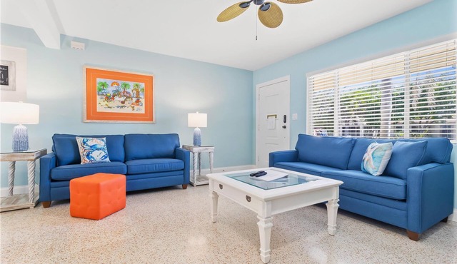 Gorgeous MARGARITAVILLE Pool Home on ClearwaterBeach screened Lanai/heated pool