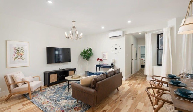Gorgeous Mile End-3BD 3BA+Parking/Sauna