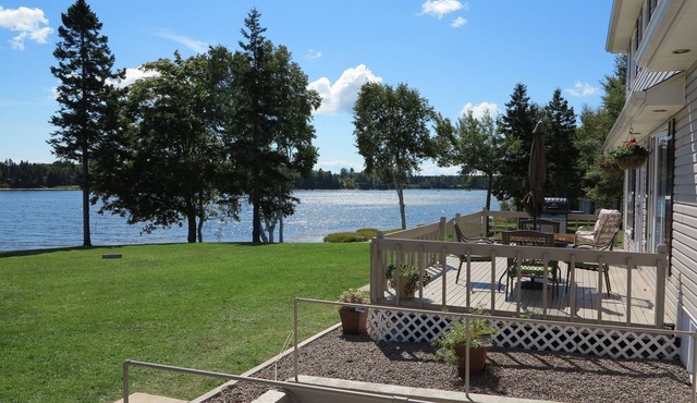 Gorgeous Mill River Beach Front Home - Mill River & Alberton, PEI, P.E.I.