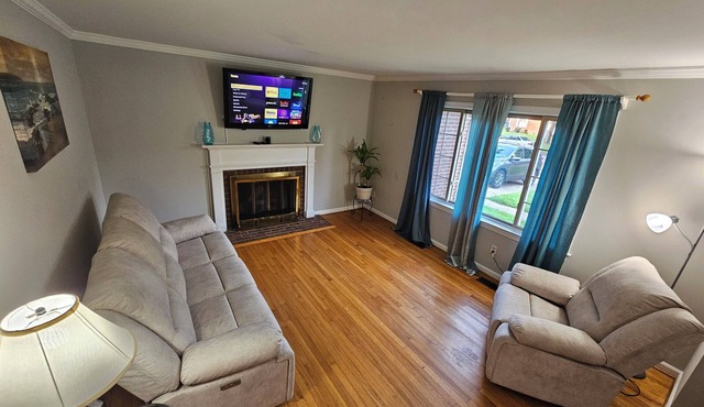 Gorgeous model single family home, fully renovated and ready for you.