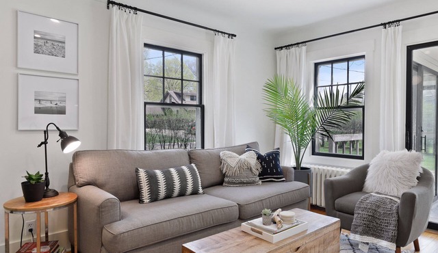 Gorgeous! Modern 3 Bed Home by Lake Mtka & Wayzata