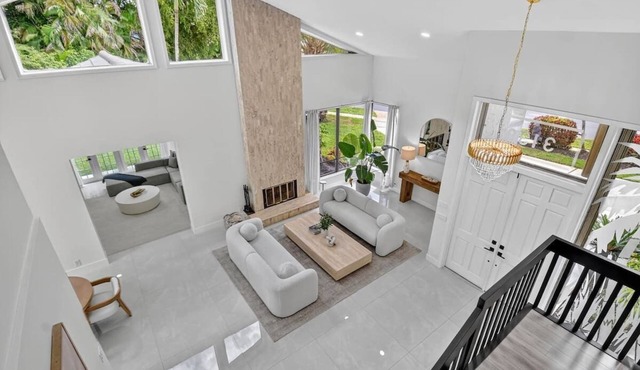 Gorgeous Modern Beach Heated Pool House Sleeps 8 Central