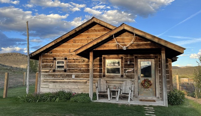 gorgeous modern cabin on private ranch