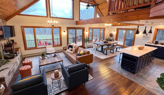 Gorgeous Modern Lodge - Mt View, Hot Tub, Firepit, Game Rm - 5 Min to Skiing