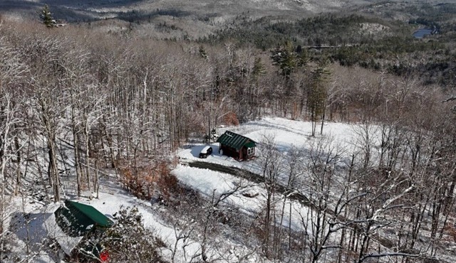 Gorgeous Mountain Top Cabin with Beautiful Views
