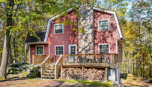 Gorgeous Mountain Views on a quiet cul-de-sac