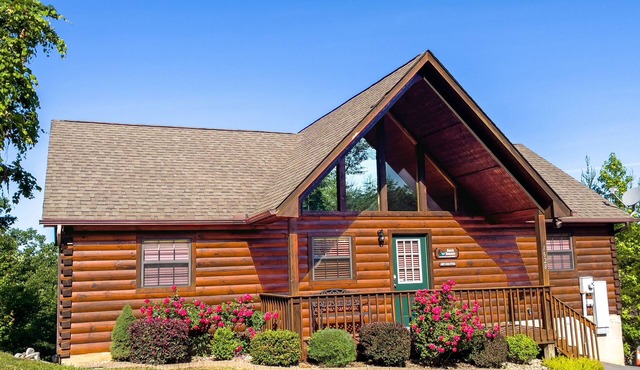 Gorgeous Mtn Sunset View/Hot Tub/NO PETS/Close 2 Dollywood/15 Minutes 2 GSMNP!