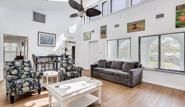 Gorgeous Near Beach Pool Home in West Rocks