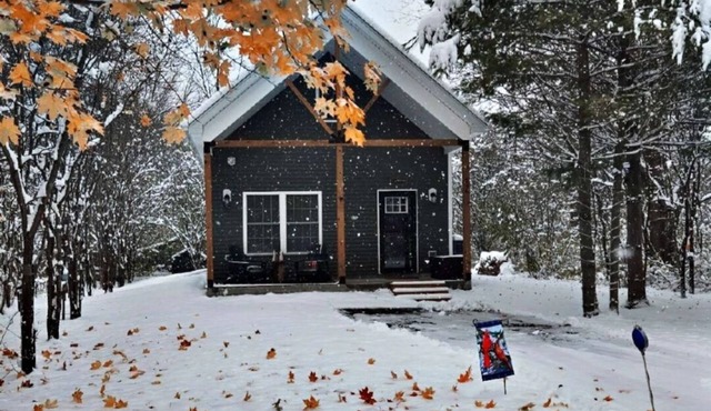 Gorgeous New 2-Bedroom Private Cabin in Charming Plattsburgh